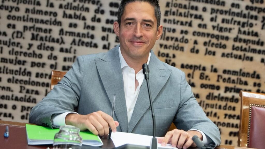 Manuel Aarón Fajardo se niega a responder en el Senado sobre su vínculo con Zapatero y Plus Ultra